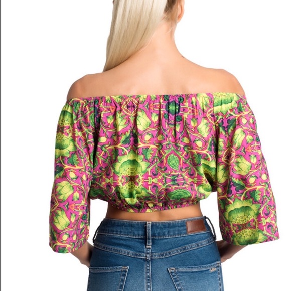 Top - Picture 2 of 2